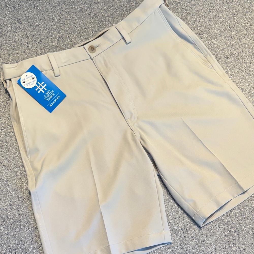 Haggar Men's Light Tan Flat Front Shorts size 34W. NWT.